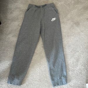 Boys Youth XL Nike Sportswear Club Fleece joggers - used